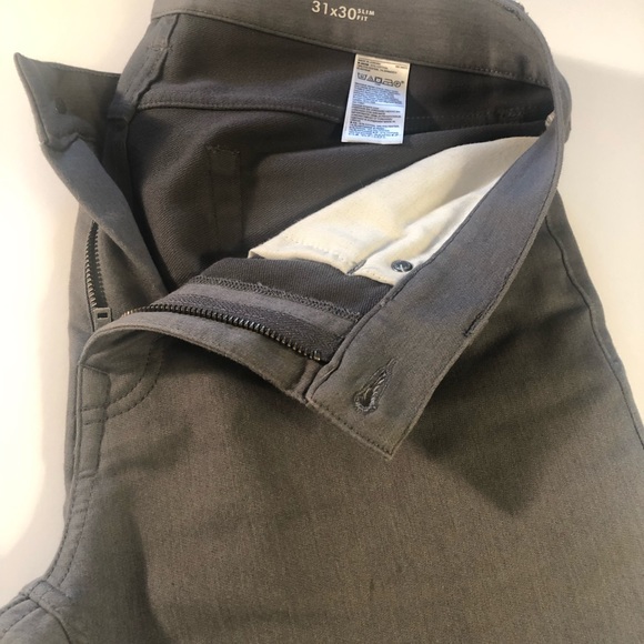 Banana Republic Traveler Chinos - Picture 3 of 4